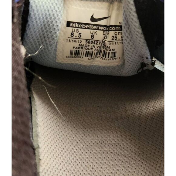 Nike athletic shoes - Picture 10 of 10